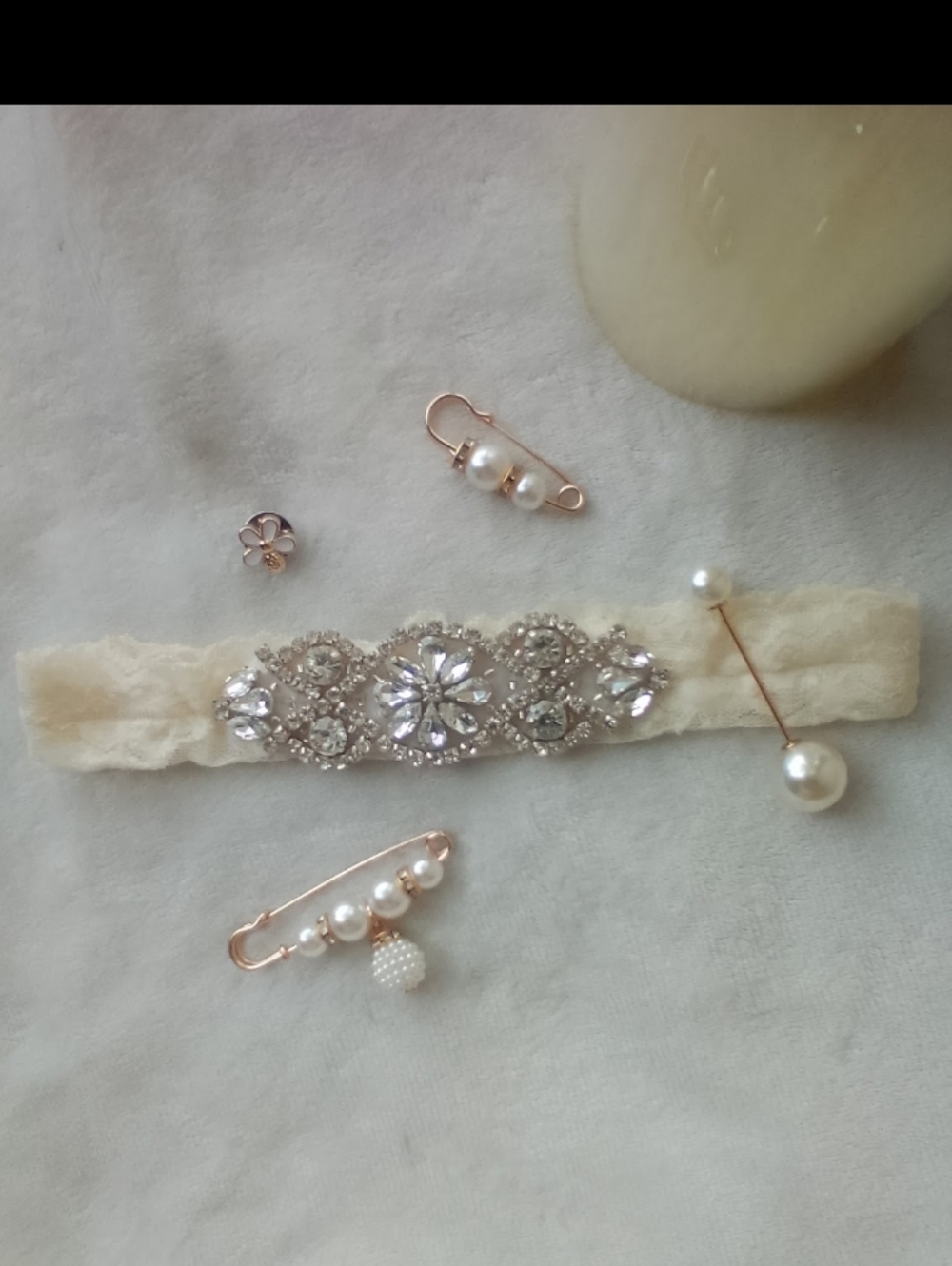 Bridal Crystal Lace Garter Set in Ivory Vintage Estate Pearl Hair Pin - Wedding